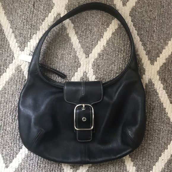 Coach Handbags - Coach black leather purse 👛 ✨✨✨✨